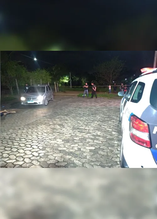 Imagem ilustrativa da imagem Amigos são executados dentro de carro em bairro da Serra