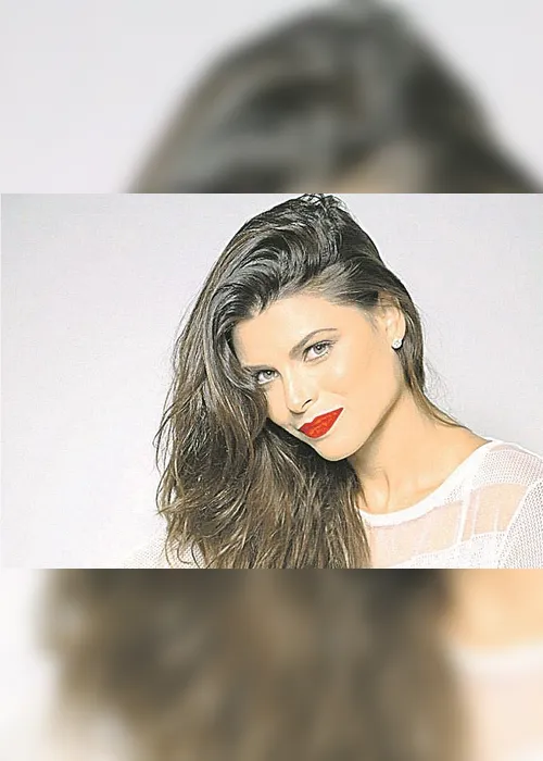 Imagem ilustrativa da imagem Modelo vira conselheira amorosa após relacionamento abusivo