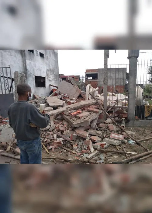Imagem ilustrativa da imagem Casa de auxiliar de pedreiro desaba na Serra