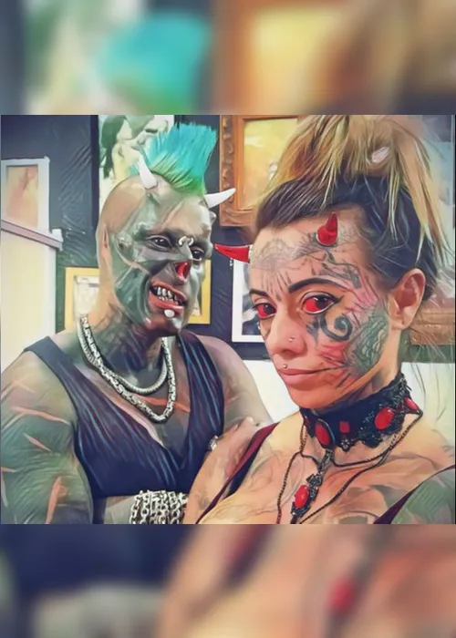 Imagem ilustrativa da imagem Após críticas por aparência, marido “Diabão” defende “Mulher Demônia”