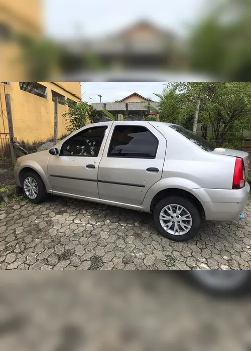 Imagem ilustrativa da imagem Amigos são executados dentro de carro em bairro da Serra