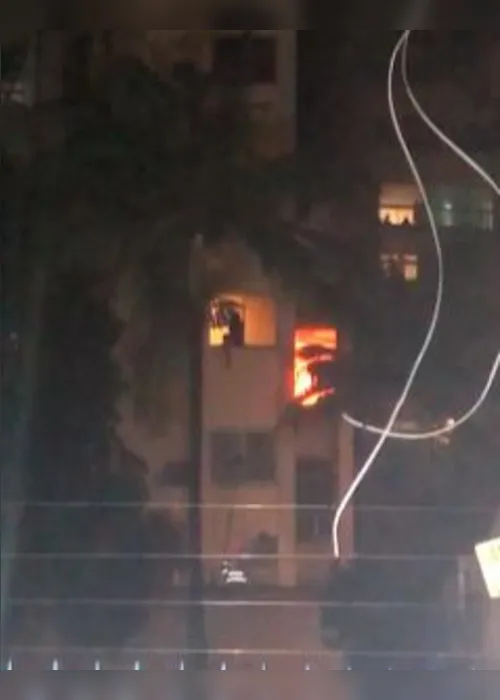 Imagem ilustrativa da imagem Idosa, mulher e criança são resgatadas de incêndio na Praia do Canto