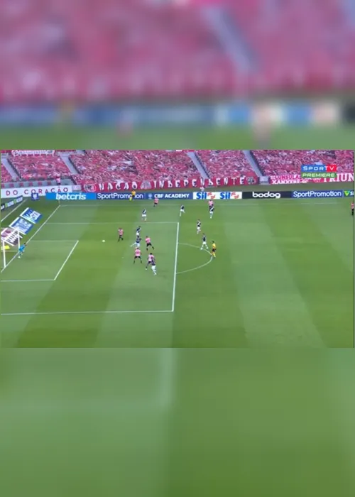 Imagem ilustrativa da imagem Inter derrota Vasco em casa e "dorme" na liderança do Brasileirão. Veja os gols