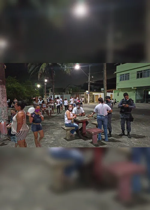 Imagem ilustrativa da imagem Com pedido de justiça, moradores fazem protesto após morte de jovens em Vitória