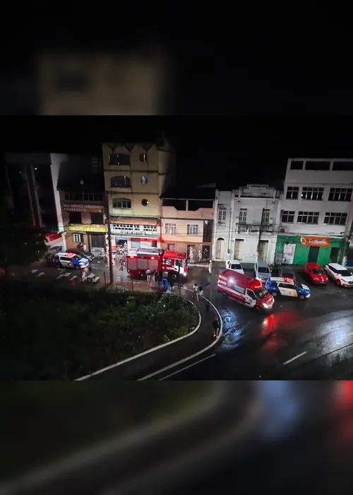 Imagem ilustrativa da imagem Pedra rola e atinge casa com três pessoas no Centro de Vitória