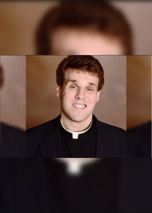 Imagem ilustrativa da imagem Padre é preso por fazer sexo a três em altar de igreja