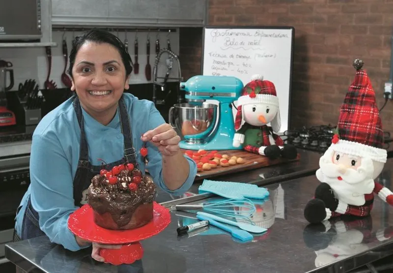 A chef Andréa Souto ensina a preparar delícias da culinária natalina