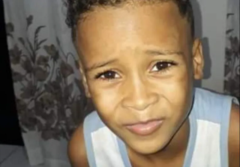 Dhavi Silvestre de Araújo, de 8 anos, foi morto a facadas pelo primo em São Mateus.