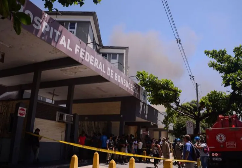 Incêndio no Hospital Federal de Bonsucesso foi registrado na manhã desta terça-feira
