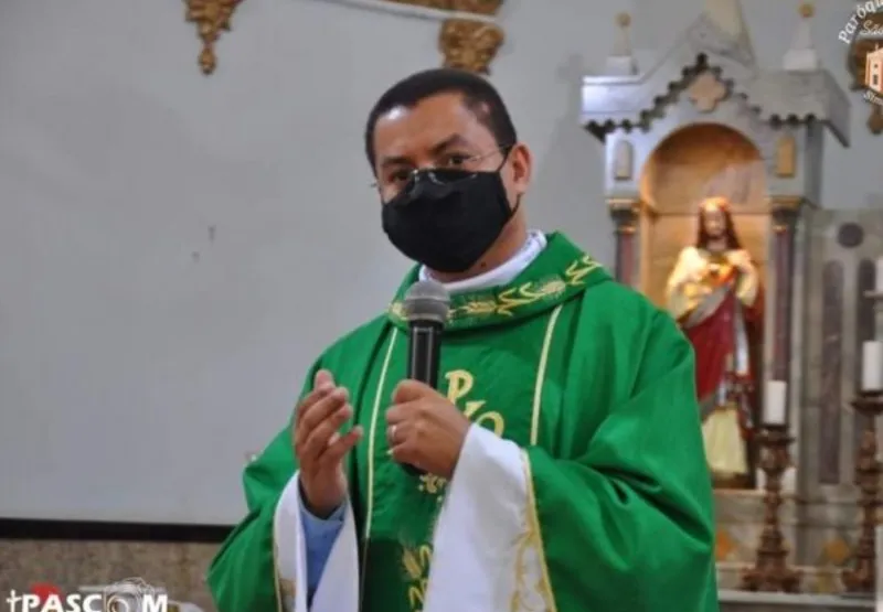 Padre Adriano da Silva Barros, de 36 anos, foi encontrado carbonizado em Manhumirim 