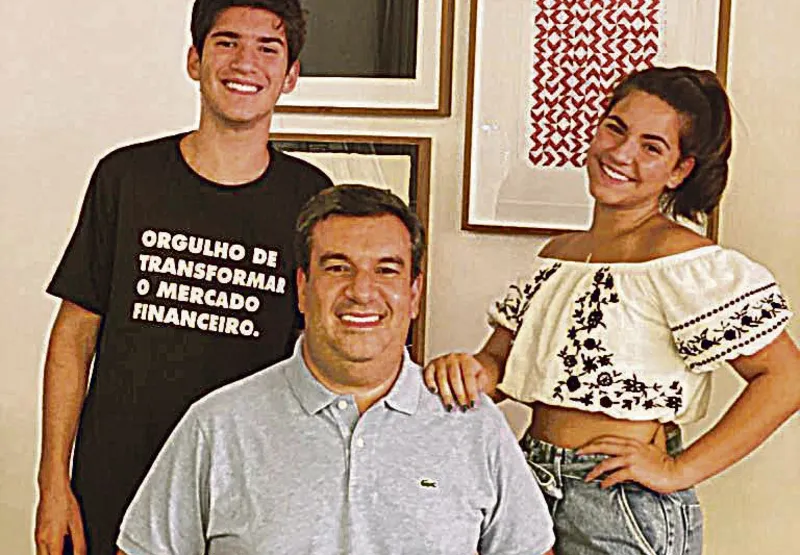 Paulo Henrique e filhos: cursos