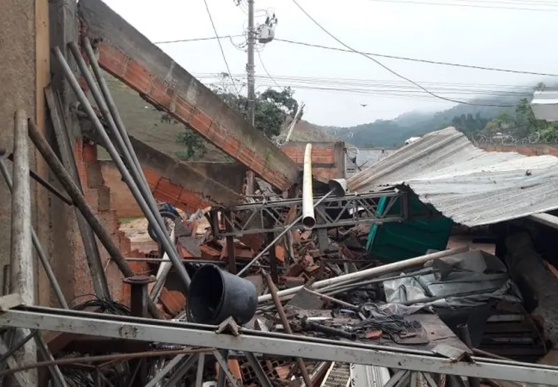 Imóvel foi parcialmente destruído em Guaçuí