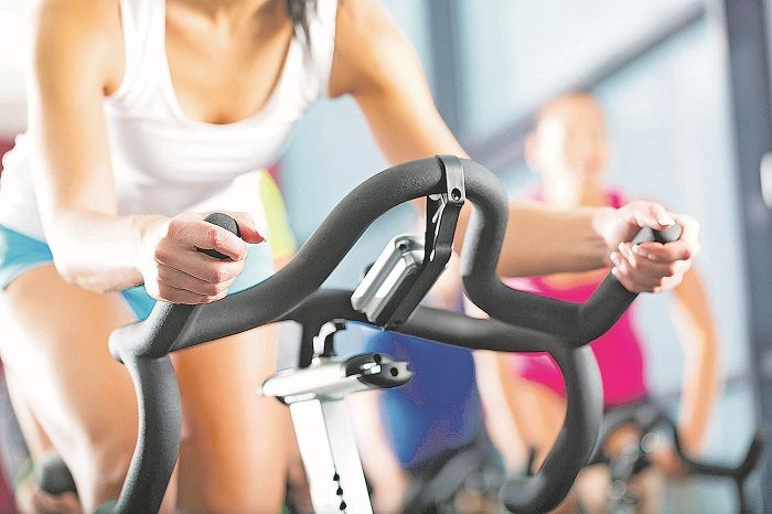 Jovem em academia de ginástica: lei sancionada (Foto: Divulgação)