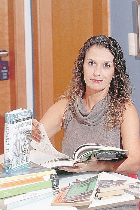 Aline Nogueira Costa, coordenadora do curso de Arquitetura e Urbanismo da Ufes (Foto: Beto Morais/AT)