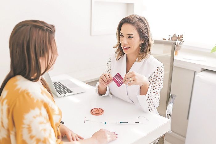 Anna Carolina Bimbato destaca que a escolha entre os variados contraceptivos deve ser individualizada (Foto: Divulgação)