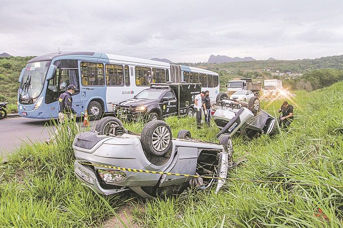 Acidentes no trecho da BR-101, próximo ao bairro Cidade Pomar, na Serra, têm sido frequentes e provocado mortes (Foto: Beto Morais - 28/10/2020)