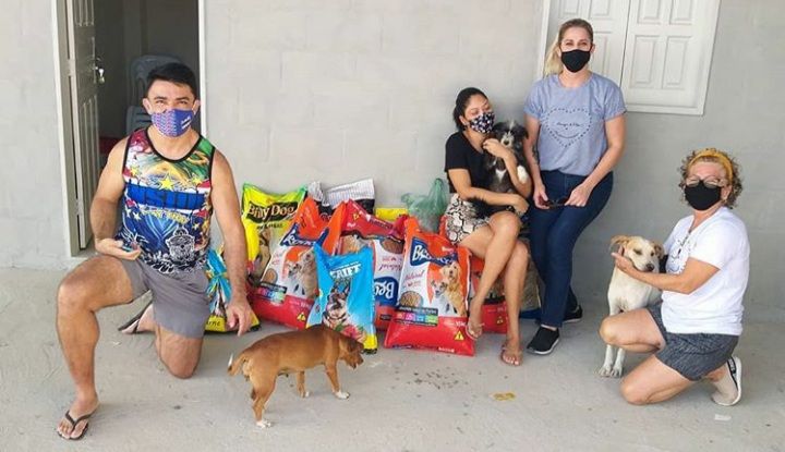 Suely Izabel Dalvi, que atua na proteção de animais em Jaguaré, foi quem acionou a polícia para denunciar a morte do cachorro (Foto: Acervo Pessoal)