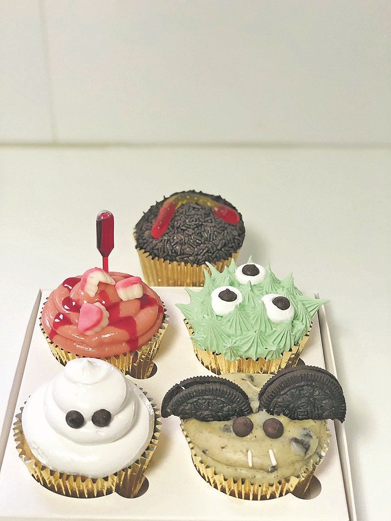 Cupcakes com massa de chocolate ou baunilha. (Foto: Divulgação)