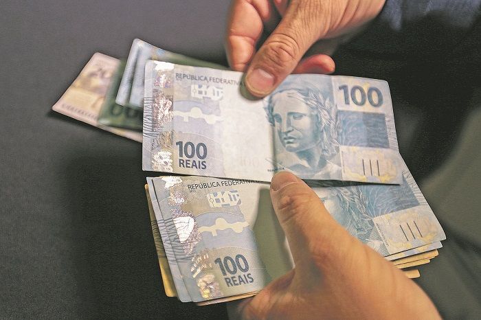 Dinheiro: real fraco (Foto: Marcello Casal Jr./Agência Brasil)
