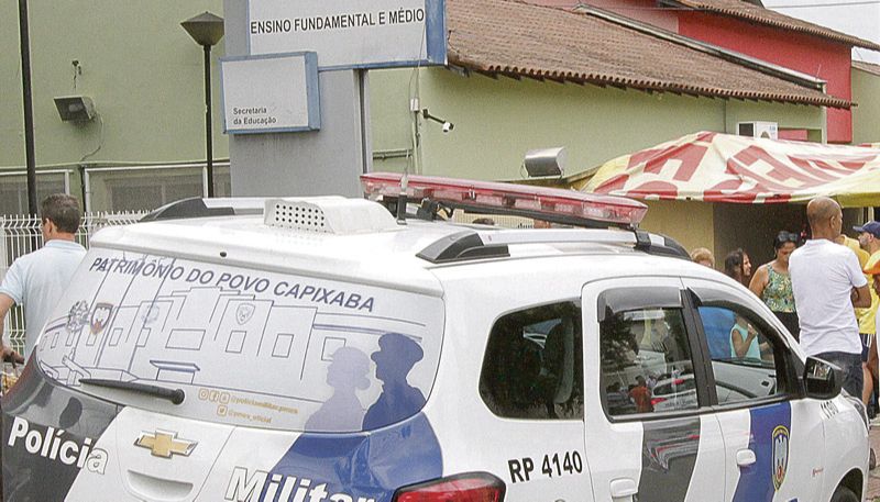 Policiais militares patrulham local de votação em eleição: segurança (Foto: Leone Iglesias — 27/10/2018)
