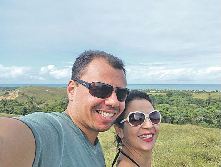 Danielly Wandermurem Benício, que dava aula de Geografia, com o marido Patrick Noé dos Santos Filgueiras, em momento de passeio (Foto: Reprodução/ Instagram)