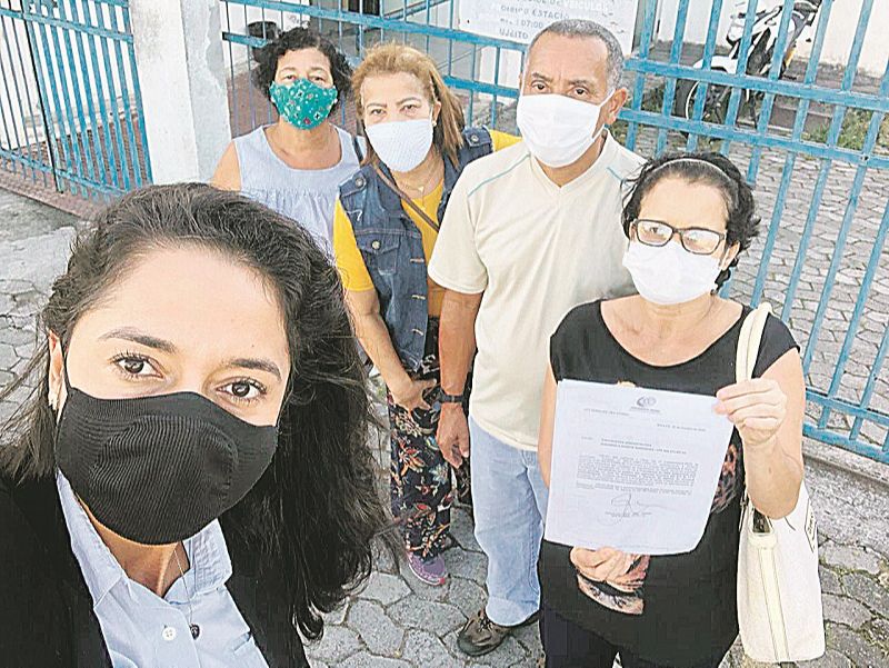 Tamires, Laurita, Ana Lucia e João Luiz: portas fechadas após cinco meses de espera por atendimento no INSS na Serra (Foto: Divulgação)