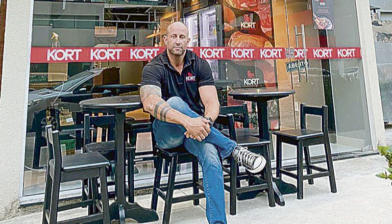 Fernando Henrique abriu um novo negócio: uma butique de carnes em Jardim Camburi (Foto: Acervo Pessoal)