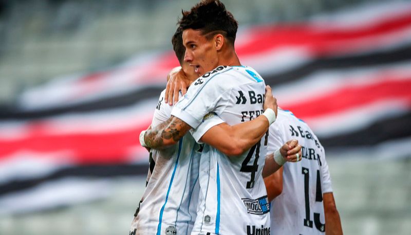 Jogadores do Grêmio comemoram (Foto: Lucas Uebel / Grêmio FBPA)