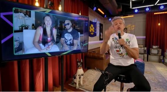 Gracyanne Barbosa e Belo em bate papo com Otaviano Costa (Foto: Reprodução/YouTube)