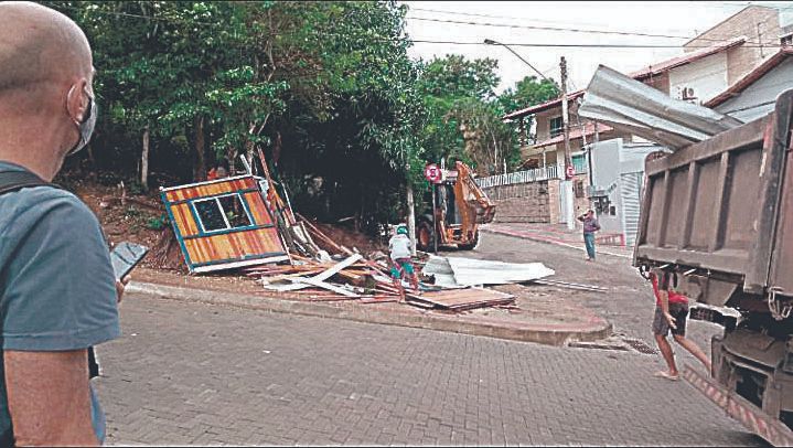 A guarita foi demolida por um proprietário particular, dono do espaço onde ela foi construída (Foto: Reprodução)