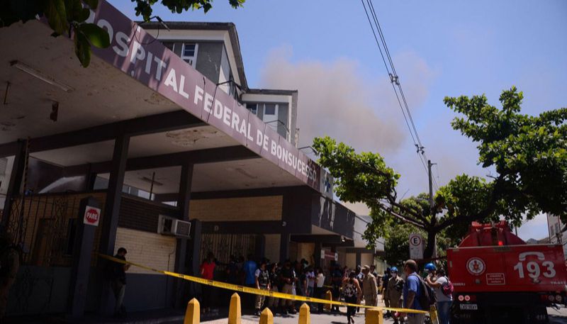 Incêndio no Hospital Federal de Bonsucesso foi registrado na manhã de terça-feira (Foto: Tânia Rego / Agência Brasil)