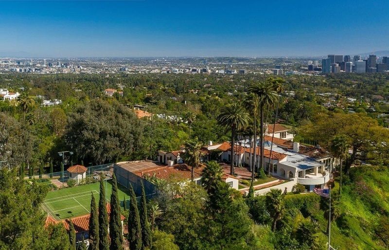 LeBron James compra mansão em Beverly Hills no valor de R$ 206 milhões (Foto: Divulgação/realtor.com)