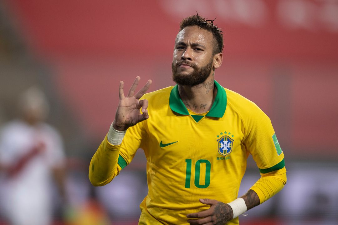 Neymar marca três gols na virada do Brasil sobre o Peru, mas não poderá pedir música no ‘Fantástico’ (Foto: Divulgação / CBF)