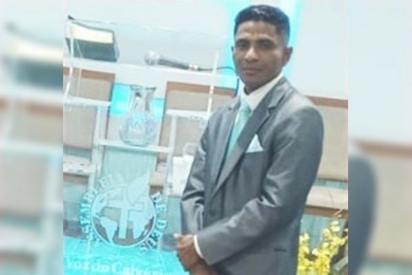 O pastor evangélico Francisco Antônio dos Santos Marques, de 35 anos, foi assassinado na manhã deste domingo (5) enquanto ministrava um culto (Foto: Divulgação)