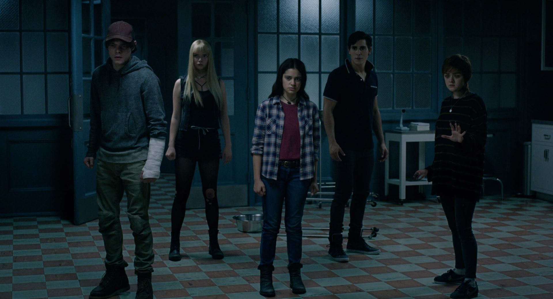 Na trama sombria, cinco novos mutantes: Lupina (Maisie Williams), Magia (Anya Taylor-Joy), Míssil (Charlie Heaton), Miragem (Blu Hunt) e Mancha Solar (Henry Zaga). (Foto: Divulgação)
