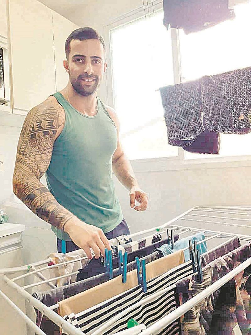 Raphael disse que quando morava com os pais não fazia atividades de casa (Foto: Roberta Bourguignon)