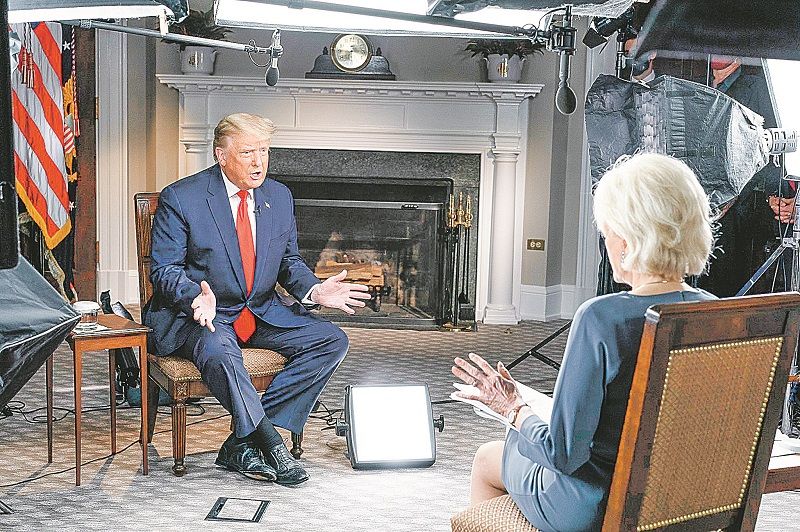 Presidente Donald Trump com a apresentadora, Lesley Stahl, durante a gravação do programa “60 Minutos”, um dos mais importantes da televisão americana (Foto: Instagram/Donald Trump)