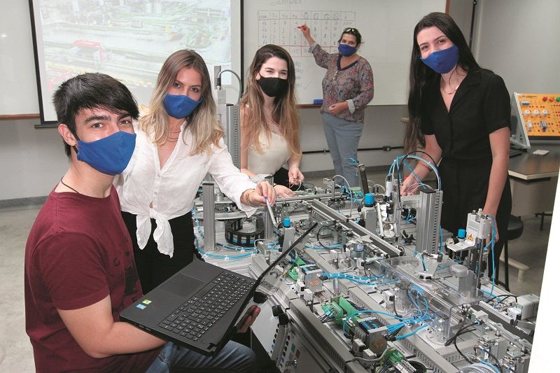 Turma de Engenharia de Produção da Faesa, um dos cursos de destaque no Enade (Foto: Leone Iglesias/AT)
