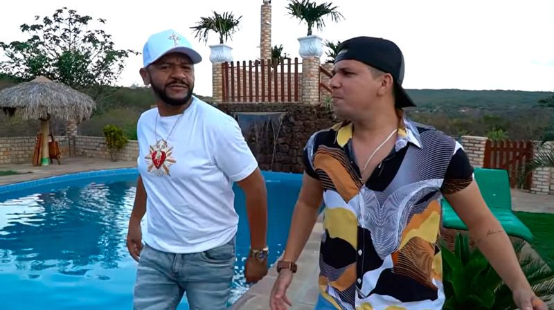 Vilões do Forró e Karkará (Foto: Reprodução / Youtube)
