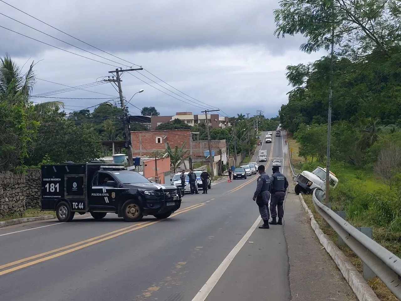 Imagem ilustrativa da imagem Motorista morre atropelado pelo próprio caminhão em Anchieta