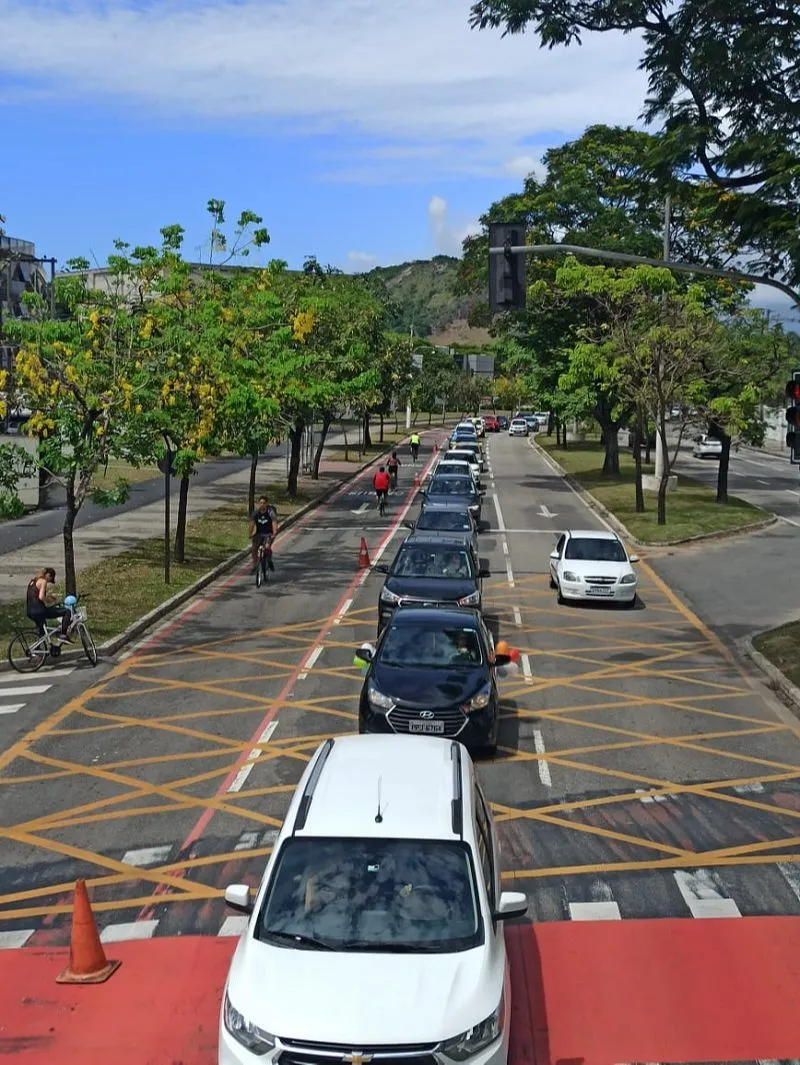 Imagem ilustrativa da imagem Carreata contra a suspensão das aulas presenciais em Vitória
