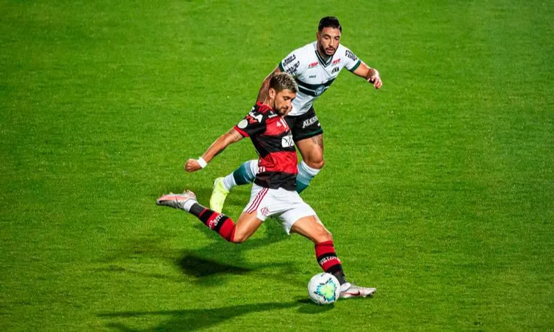 Imagem ilustrativa da imagem No Brasileirão, Flamengo recebe Coritiba em busca de recuperação