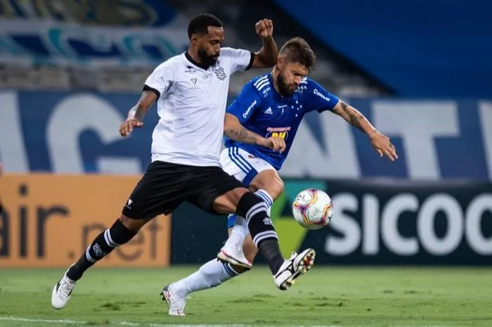 Imagem ilustrativa da imagem Cruzeiro só empata com o CRB e segue a nove pontos do G-4 da Série B