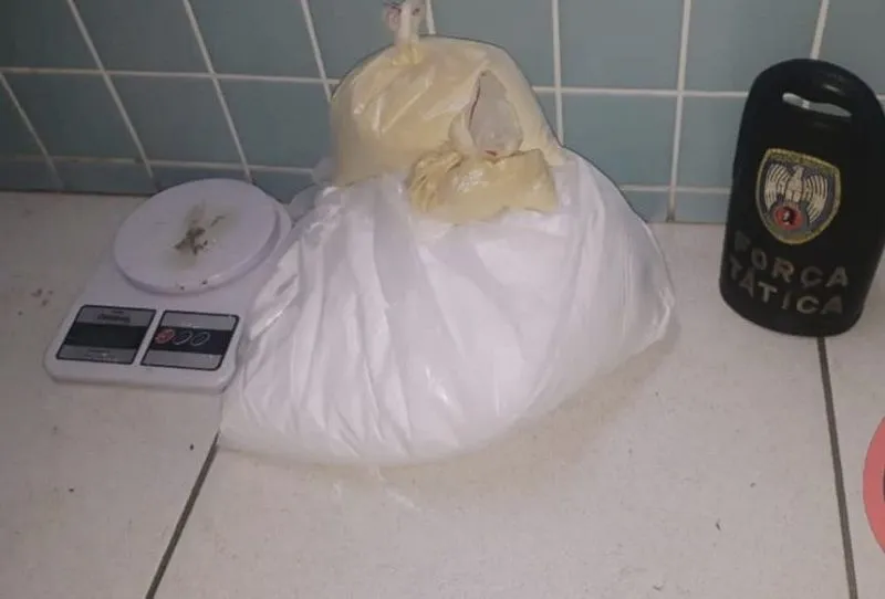 Imagem ilustrativa da imagem Motorista de aplicativo é preso com 10 quilos de cocaína em Cariacica