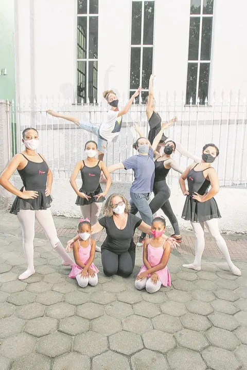 Imagem ilustrativa da imagem Bailarinos  pedem ajuda para realizar seus sonhos