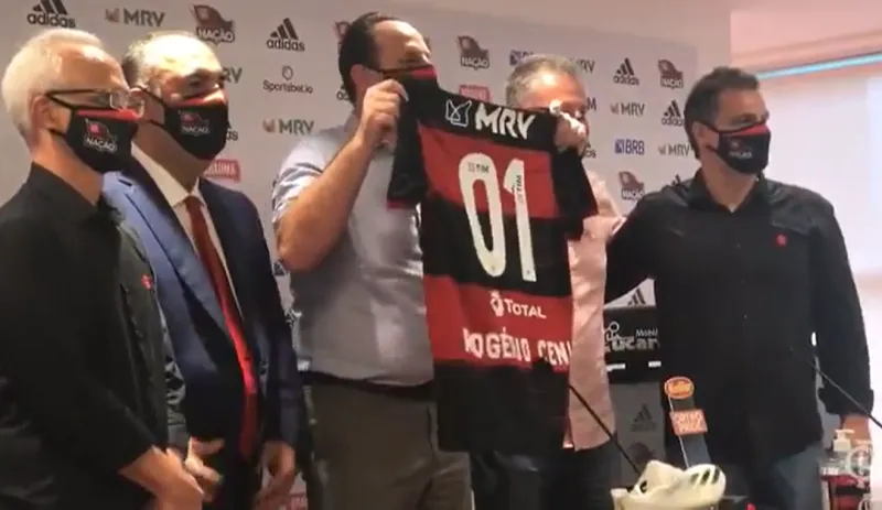 Imagem ilustrativa da imagem VÍDEO | Flamengo anuncia Rogério Ceni como seu novo técnico