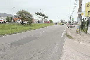 Imagem ilustrativa da imagem Buracos dia sim, dia não