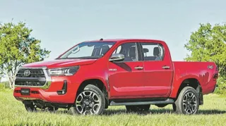 Imagem ilustrativa da imagem Hilux de cara nova e mais potente