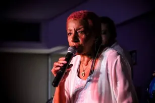 Imagem ilustrativa da imagem Canta forte