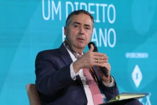Imagem ilustrativa da imagem Barroso abandona tática da defesa e vai ao ataque